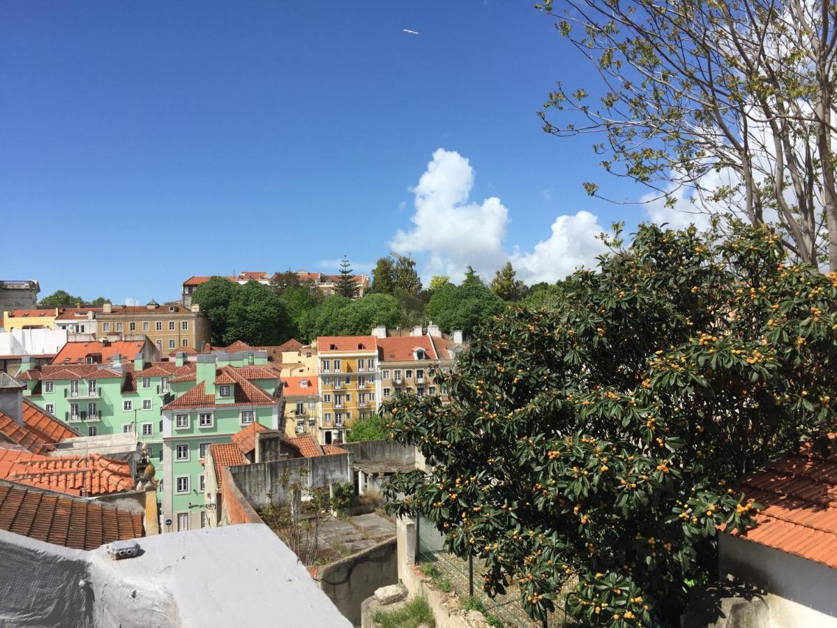 Central Lisbon With View Bagian luar foto