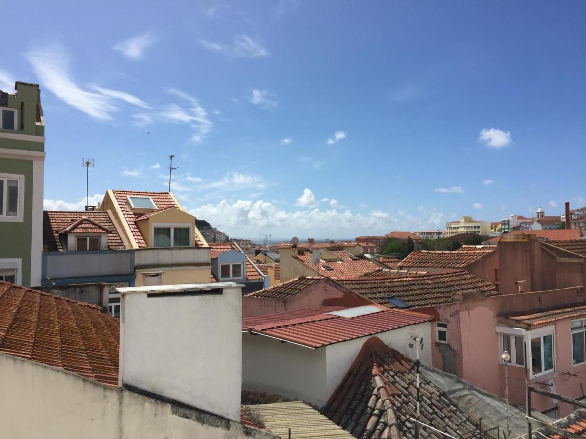 Central Lisbon With View Bagian luar foto